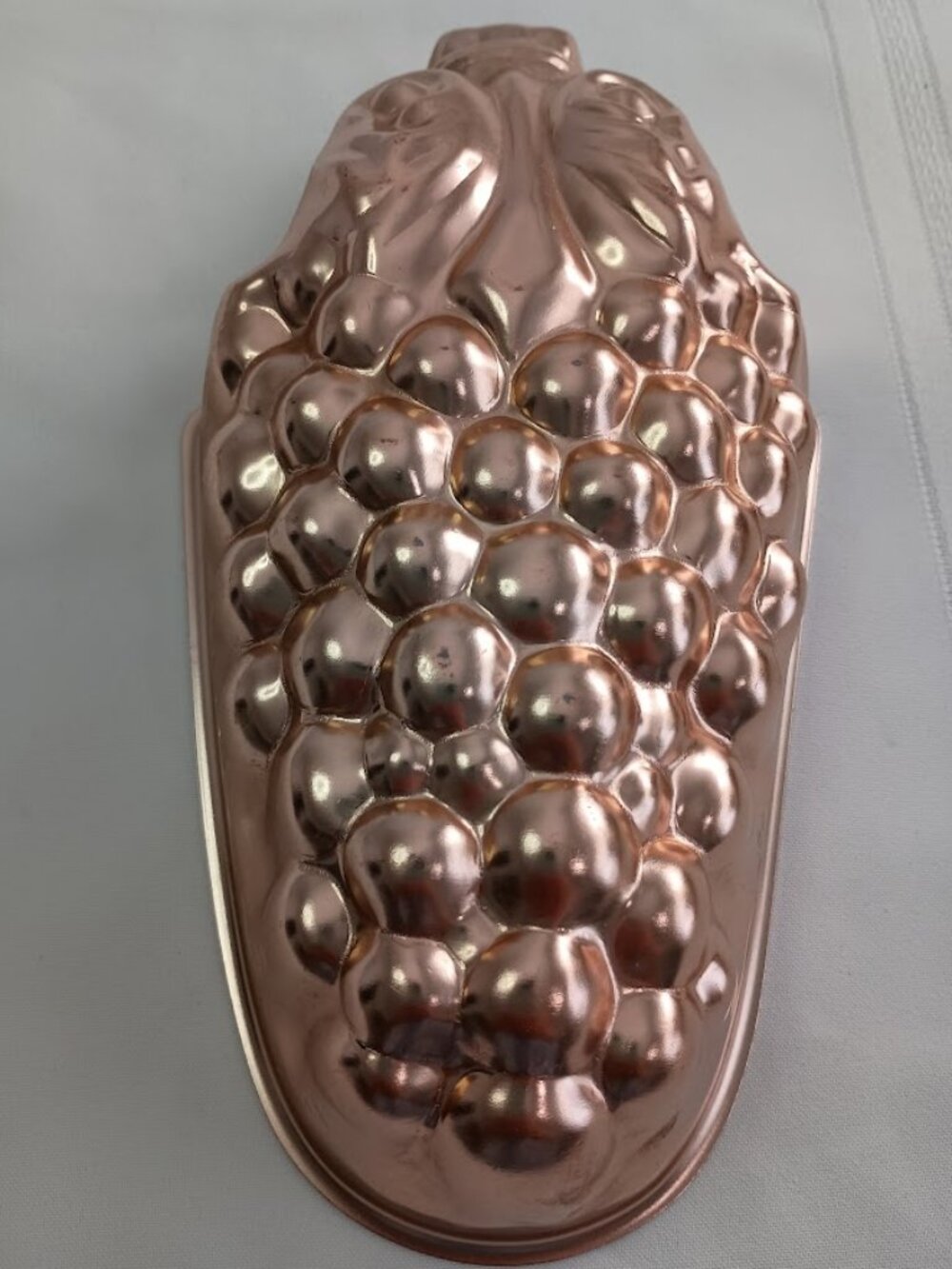 Vintage Copper Grape Cluster Design Decorative Jello Mold